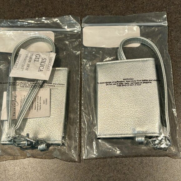LOT OF 2 Thirty One Envelope Card Pouch Silver Metallic Smooth Pebble New In Bag - Picture 1 of 8